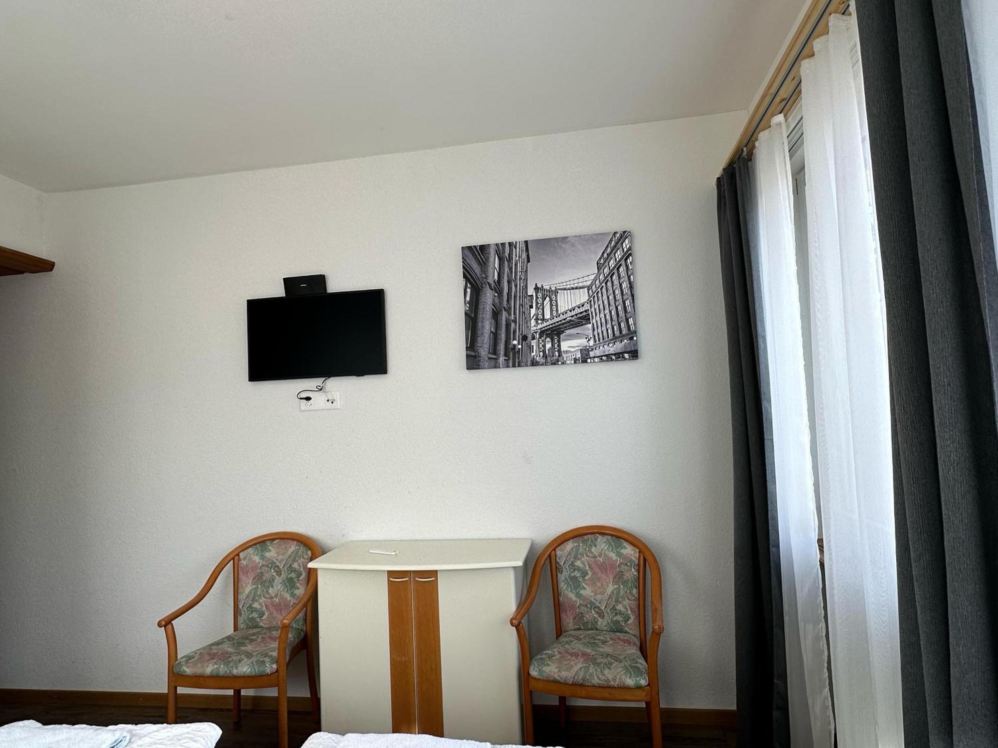 Hotel Christina Wilderswil Bagian luar foto